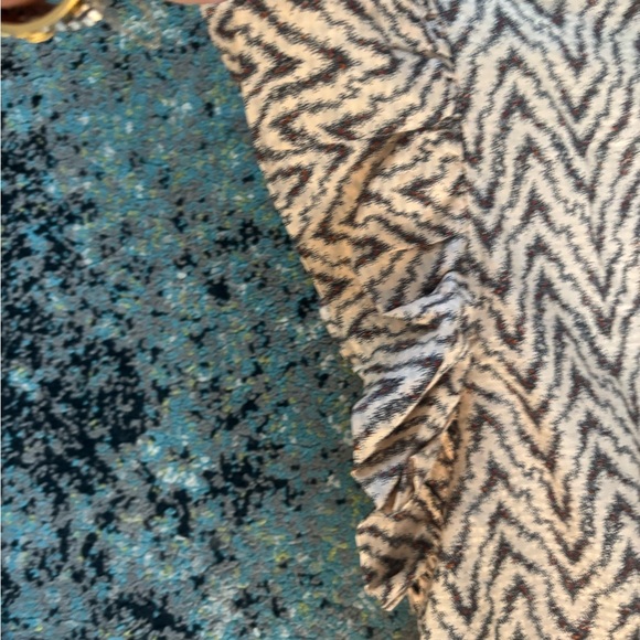 Joie Beige and Black Patterned Blouse flutter ruffle cap sleeve - Picture 4 of 5